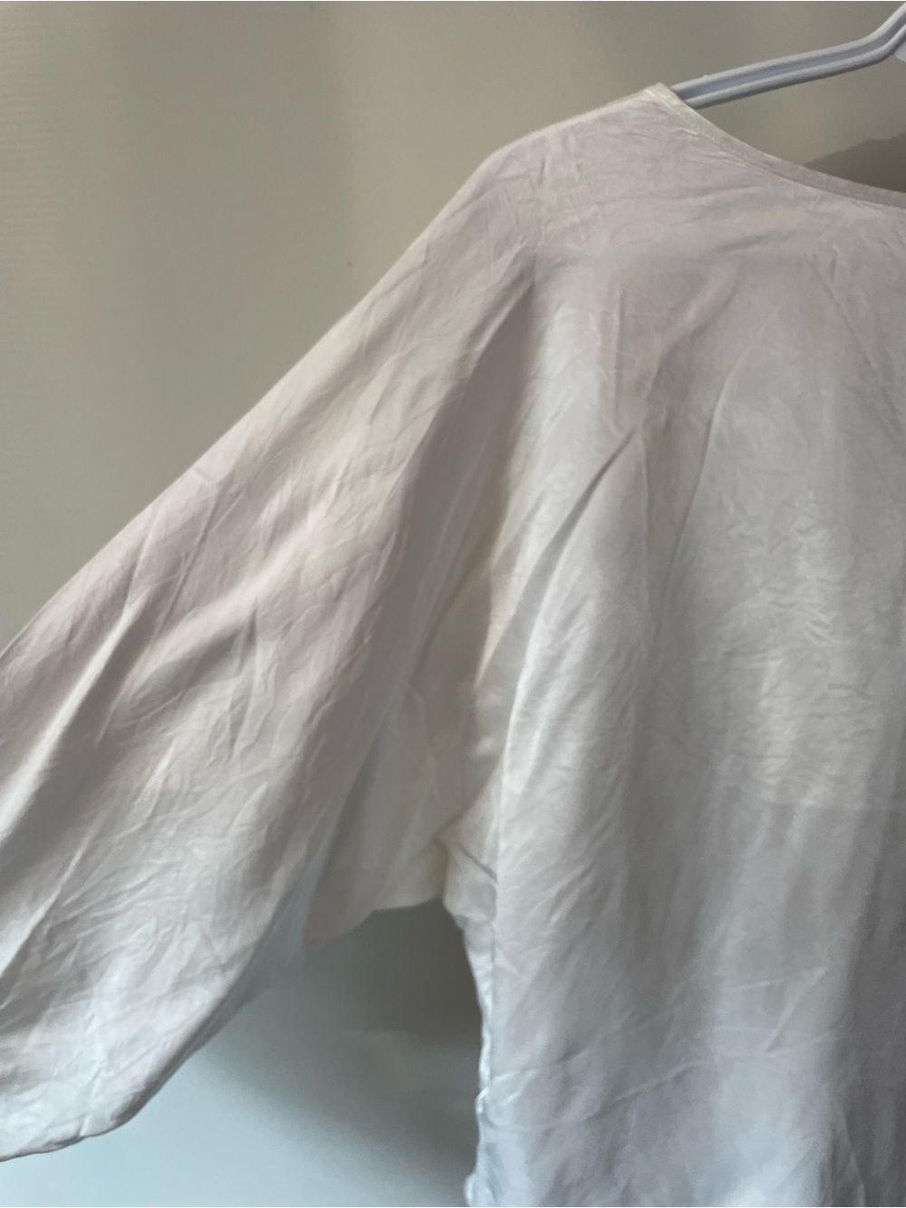NEW Babaton Welsh Satin Cropped Blouse Surplice Wrap Back White Viscose Smocked - Picture 4 of 6